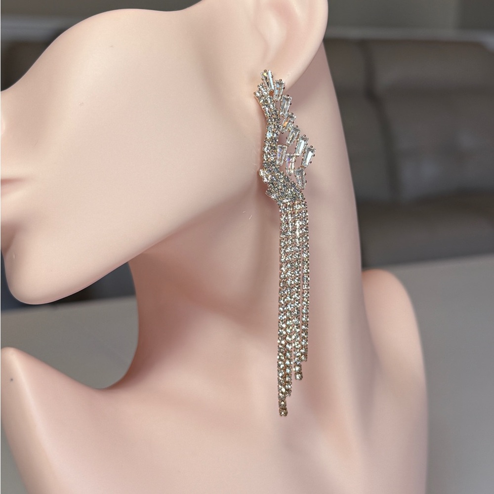 Elegant Gold Crystal Fringe Drop Earrings